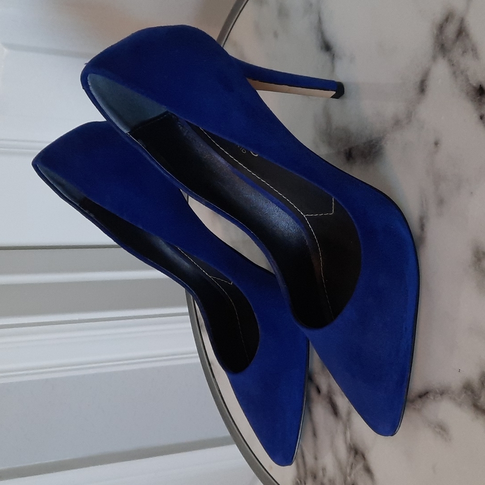 Charles David Blue Suede Heels